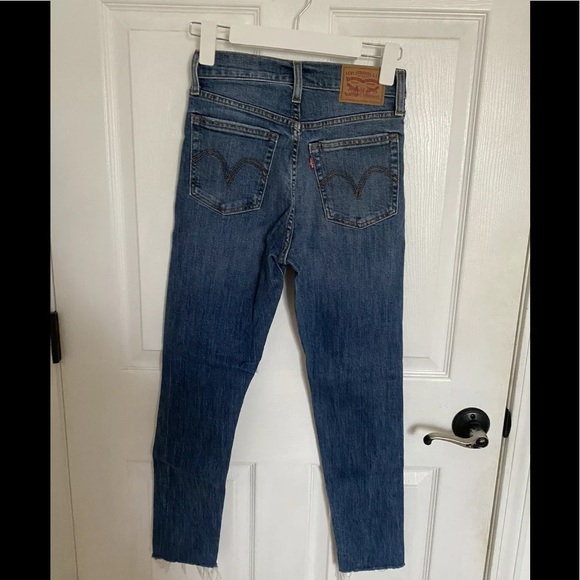 Levi’s Wedgie Jeans - Picture 3 of 6
